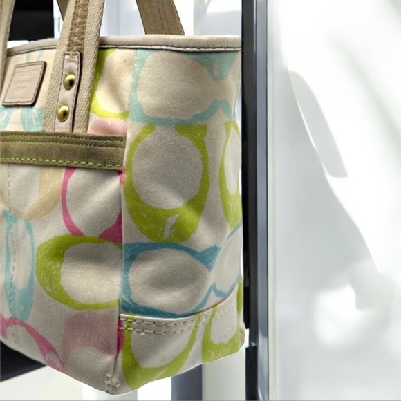 Coach Hampton Pastel Signature Scribble Hand Bag - Picture 6 of 11